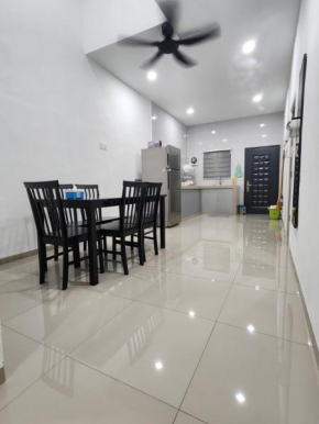 Voon 4 bedroom homestay Mersing 2